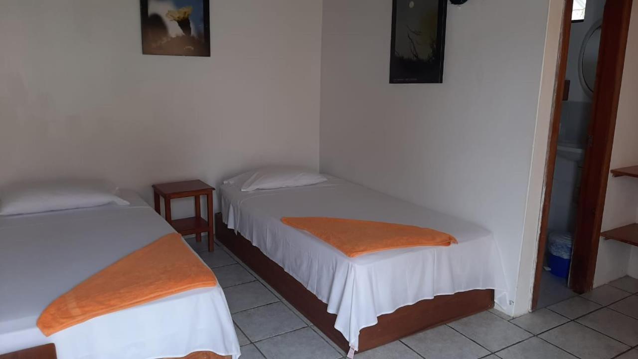 Hostal Tero Real Puerto Villamil Bagian luar foto