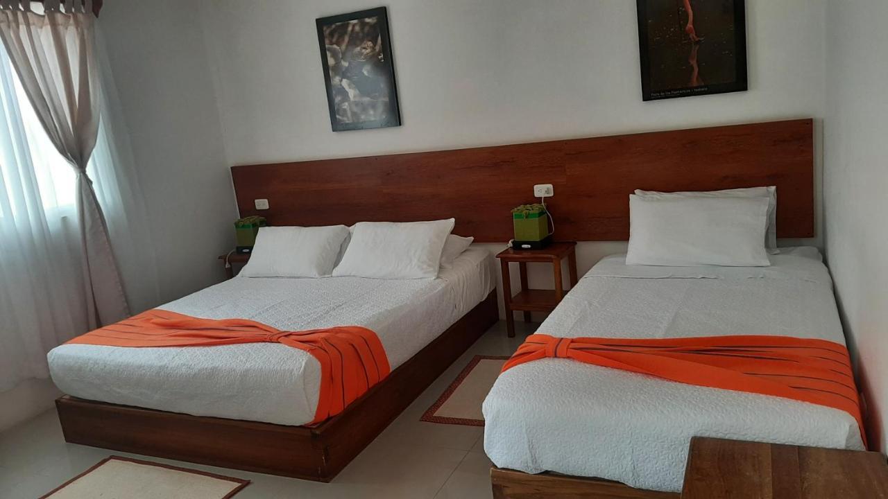 Hostal Tero Real Puerto Villamil Bagian luar foto