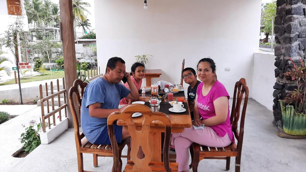 Hostal Tero Real Puerto Villamil Bagian luar foto
